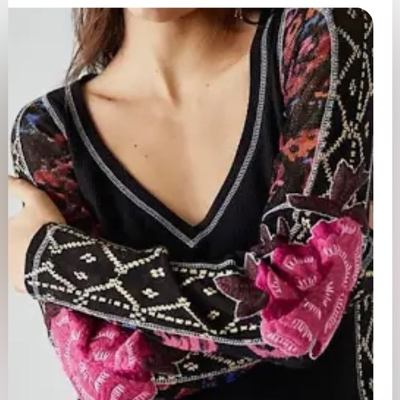 Free People black Amara V-Neck‎ Thermal Top, Size Small brand new - Picture 11 of 11